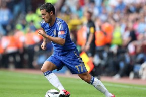 国际女足比赛火爆开幕，各国女足队伍争夺荣誉，全球各国女足联赛