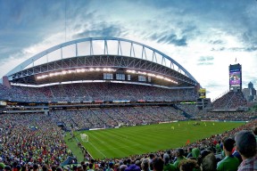 中国足球青少年足球夏令营报名火爆，全国青少年校园足球夏令营活动