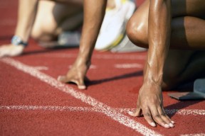 乔治反跑接球空切完成暴扣，乔治扣篮