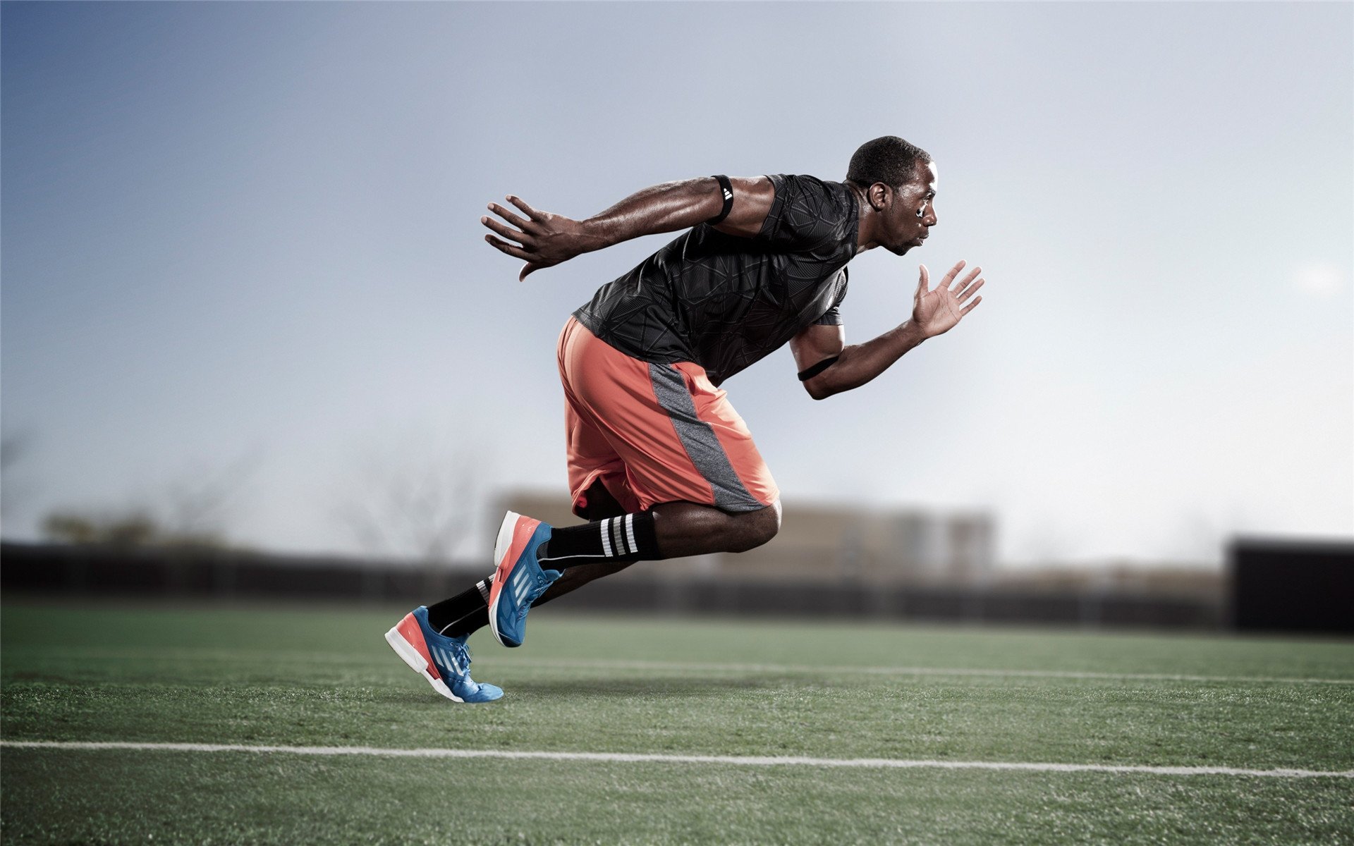 约翰·恩多耶-布鲁阿尔刷新个人最佳纪录，约翰多恩的布道词